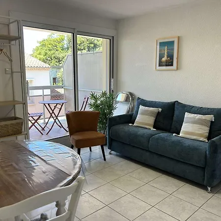 Apartment T2 Lumineux Avec Balcon A 50m De La A Pontaillac, Parking Inclus - Fr-1-494-214